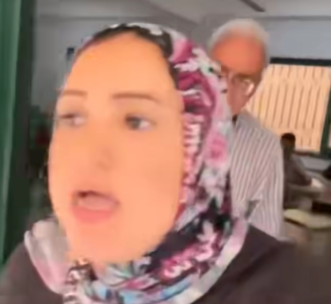 ولية أمر تكشف ضغوط المدارس على الطلاب لإجبارهم على البكالوريا.. ثانوية عامة 2026