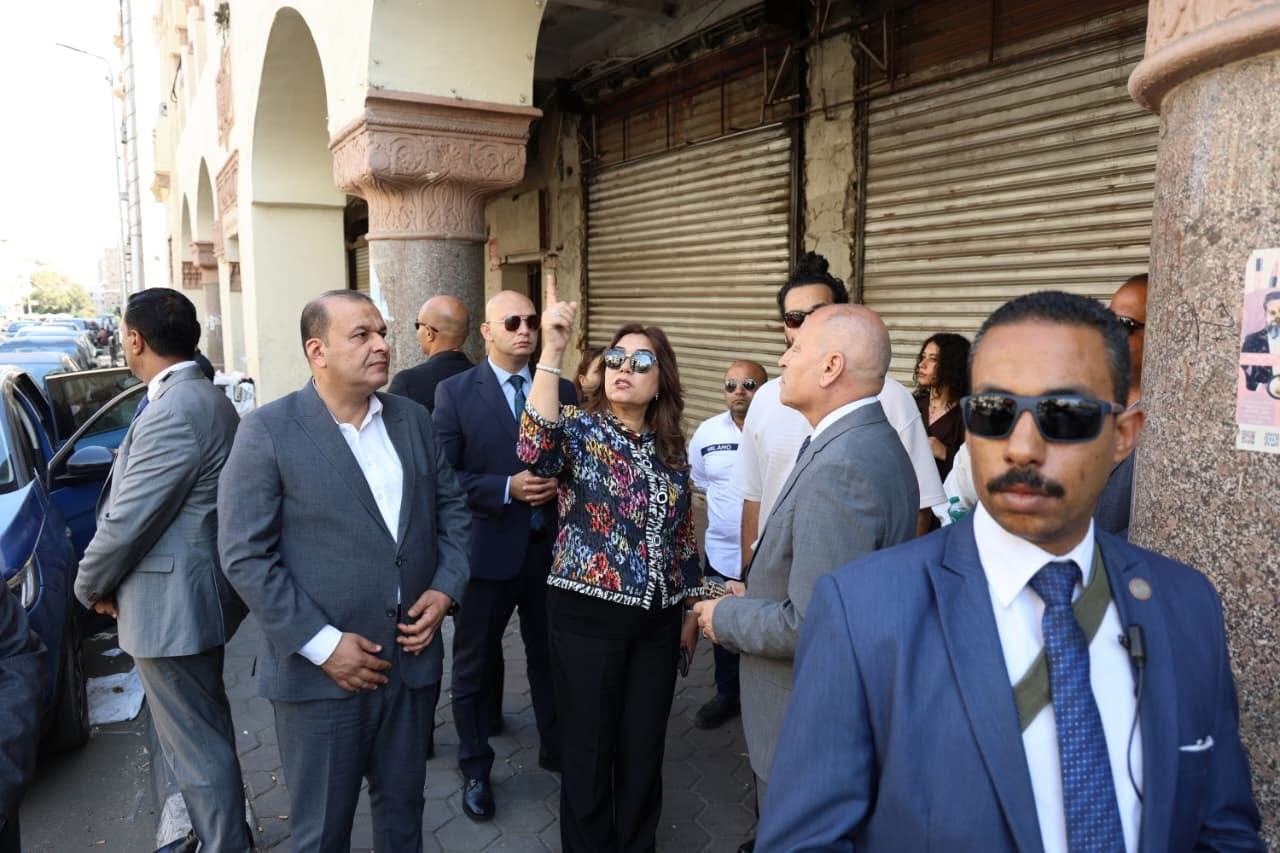 وزيرة التنمية المحلية ومحافظ القاهرة يتفقدان أعمال تطوير شارع إبراهيم باشا بمنطقة الكوربة